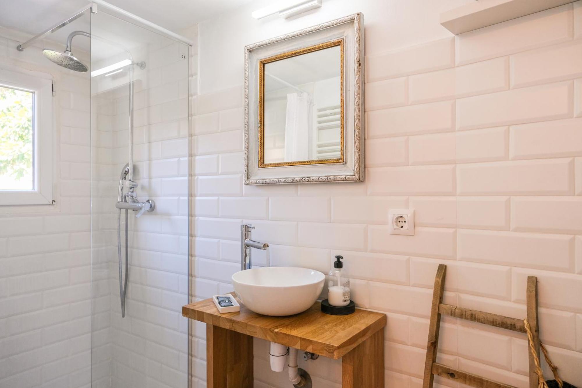 バサルーCal Capo Alojamiento Con Jacuzziアパートメント エクステリア 写真