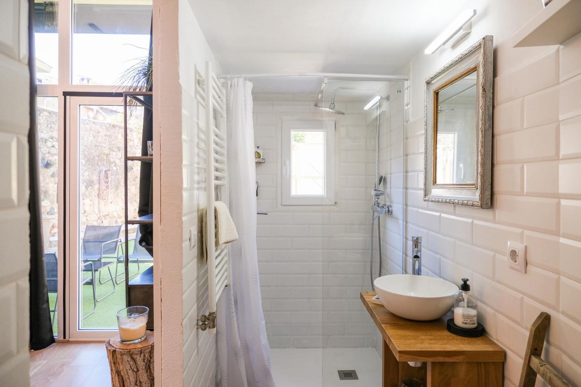 バサルーCal Capo Alojamiento Con Jacuzziアパートメント エクステリア 写真